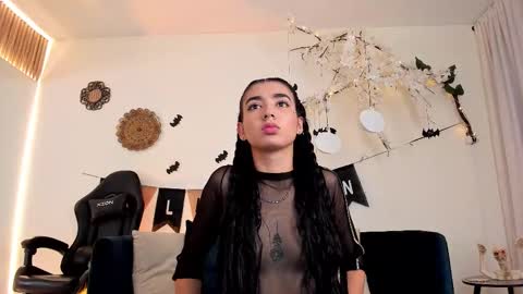 CLOE  online show from October 2025 03:04:01 AM