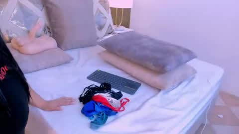 Cloe Connely  online show from April 2026 12:56:01 AM