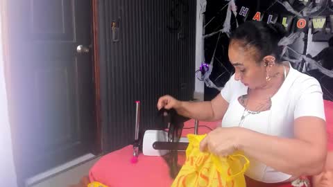 Snapshot of cloee_rabbyt chatting on November 2025 11:23:02 AM CLOE online show from November 2025 11:23:02 AM