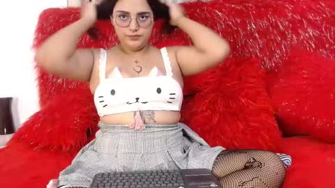 Clohe  online show from October 2025 12:19:01 PM