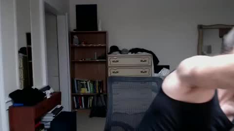 Snapshot of cloud900x chatting on October 2025 12:19:02 AM Cloud online show from October 2025 12:19:02 AM