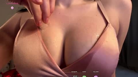 Snapshot of cloudemy chatting on June 2026 06:52:02 AM Ellie online show from June 2026 06:52:02 AM