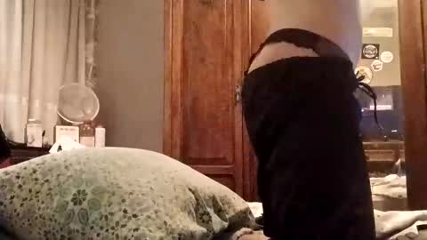 clouds_rider999 online show from February 2025 05:50:01 PM