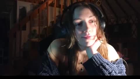 Snapshot of clover_tully chatting on January 2025 10:54:01 AM Clover online show from January 2025 10:54:01 AM