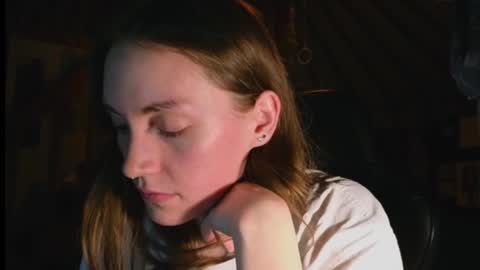 Snapshot of clover_tully chatting on February 2025 07:48:02 AM Clover online show from February 2025 07:48:02 AM