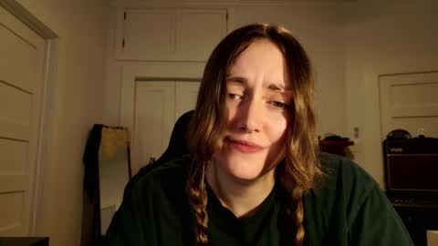 Snapshot of clover_tully chatting on December 2025 03:33:02 AM Clover online show from December 2025 03:33:02 AM