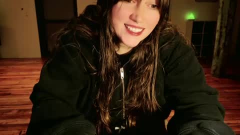Snapshot of clover_tully chatting on April 2026 06:09:01 AM Clover online show from April 2026 06:09:01 AM