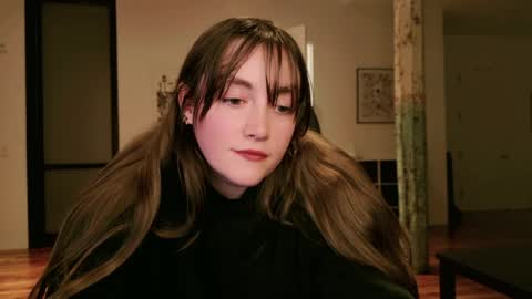Snapshot of clover_tully chatting on April 2026 05:43:02 AM Clover online show from April 2026 05:43:02 AM