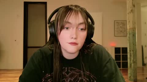 Snapshot of clover_tully chatting on April 2026 04:48:02 AM Clover online show from April 2026 04:48:02 AM