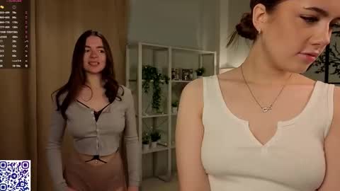 Snapshot of cloverfarewell chatting on October 2025 01:06:01 AM Kira online show from October 2025 01:06:01 AM