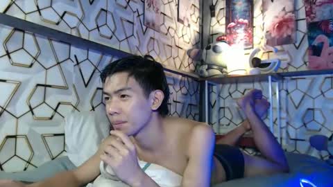 Snapshot of clyde_twinkx chatting on December 2025 02:28:01 AM clyde_twinkx online show from December 2025 02:28:01 AM