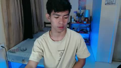 clyde_twinkx online show from April 2026 08:18:01 PM