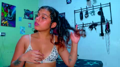 Snapshot of clydexxxbunny chatting on March 2026 12:28:01 AM Clyde and Bunny online show from March 2026 12:28:01 AM