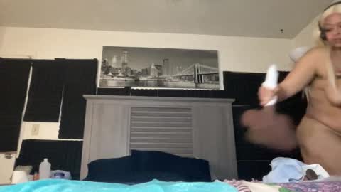 CocaNutt online show from December 2025 01:42:01 PM