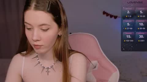 Snapshot of coddleweeper chatting on November 2025 01:34:01 PM Hello guys my name is Coddle online show from November 2025 01:34:01 PM