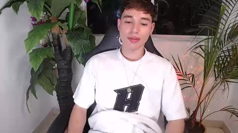 Snapshot of coddy_doll chatting on February 2025 02:05:02 AM Coddy online show from February 2025 02:05:02 AM