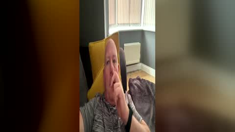 Snapshot of col4nows chatting on May 2026 12:23:01 PM col4nows online show from May 2026 12:23:01 PM