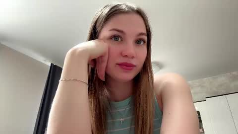 Snapshot of coletteyett chatting on June 2026 09:52:01 AM Emilia online show from June 2026 09:52:01 AM
