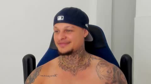 Snapshot of colin_prince2 chatting on February 2025 10:52:02 PM COLIN online show from February 2025 10:52:02 PM