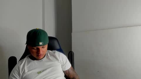 Snapshot of colin_prince2 chatting on February 2025 09:27:02 PM COLIN online show from February 2025 09:27:02 PM