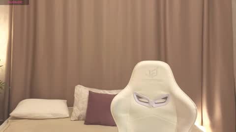 Collen Mon Tue Wed Thu Fri GMT 3 0300am - 0900am  online show from March 2026 04:46:01 PM