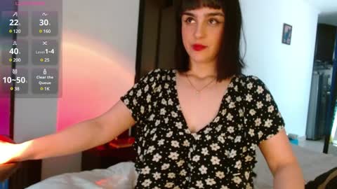 Snapshot of collette_beaufoy chatting on December 2024 03:43:02 PM Collette online show from December 2024 03:43:02 PM