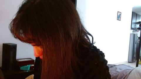 Snapshot of collette_beaufoy chatting on January 2025 04:02:02 PM Collette online show from January 2025 04:02:02 PM