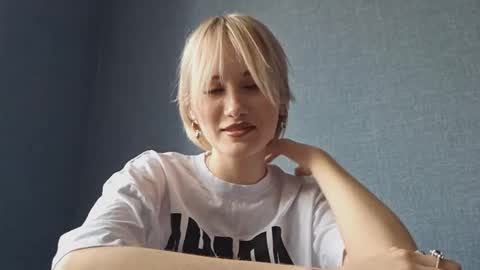 Sofia online show from March 2026 01:07:02 PM