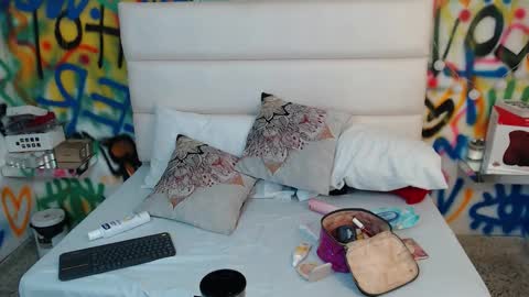 valentina online show from November 2025 12:39:02 PM