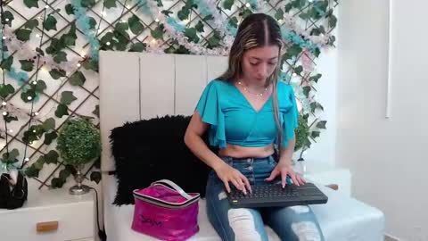 valentina online show from January 2026 12:07:02 PM