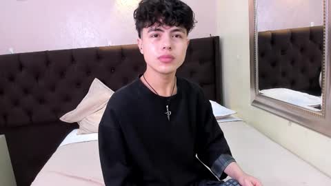 collinstone online show from November 2025 06:30:01 PM