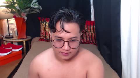 Snapshot of colossalboy chatting on December 2024 02:30:01 PM Sunny online show from December 2024 02:30:01 PM