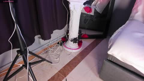 colstorw_ online show from October 2025 10:41:02 AM