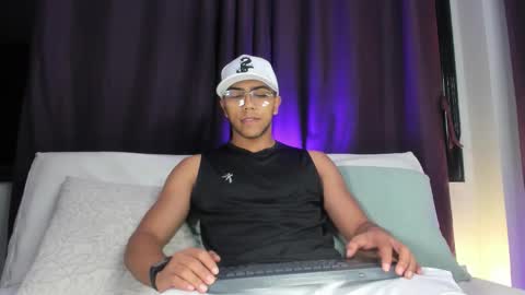 colstorw_ online show from December 2025 10:20:02 AM