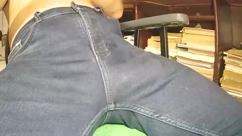 complacent12 online show from February 2025 06:39:01 PM