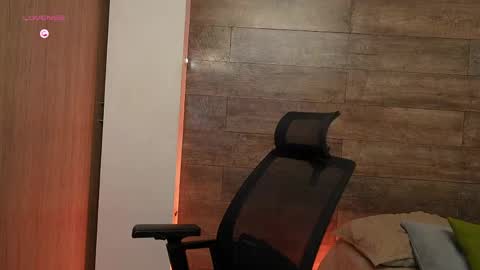 connor_h1 online show from May 2026 01:11:02 AM