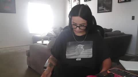 Snapshot of controllercutie chatting on October 2025 02:34:01 PM controllercutie online show from October 2025 02:34:01 PM