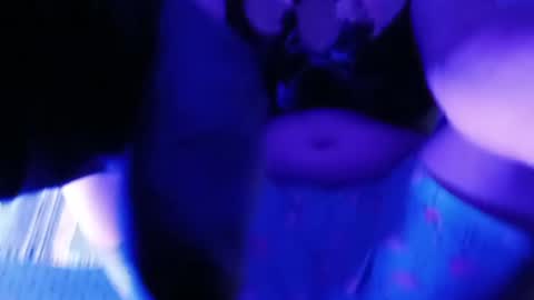 Snapshot of coolboybabe chatting on January 2025 01:37:01 AM CoolBoyBabe online show from January 2025 01:37:01 AM