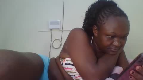 Snapshot of coolgirl001 chatting on October 2025 07:04:02 PM coolgirl001 online show from October 2025 07:04:02 PM