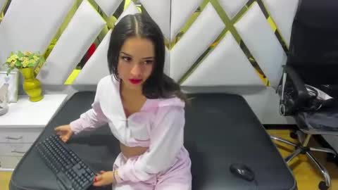 Snapshot of cooperemma_ chatting on December 2024 02:56:02 AM CooperEmma online show from December 2024 02:56:02 AM