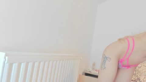 coquette_petite online show from December 2025 08:59:01 PM