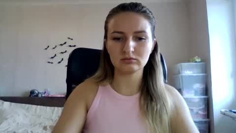 cora_fora online show from October 2025 08:45:02 AM