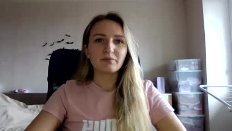 cora_fora online show from November 2025 10:38:02 AM