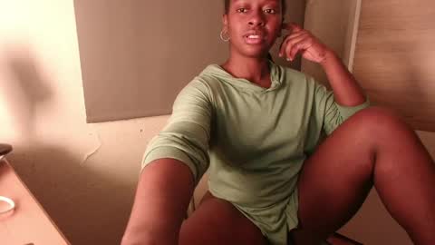 Snapshot of coral_catleya chatting on April 2026 11:04:01 PM Coral online show from April 2026 11:04:01 PM