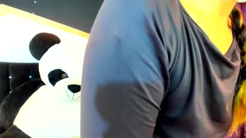 Coral  online show from February 2025 12:21:02 PM