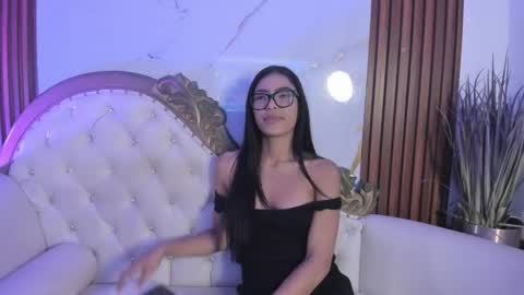 Coralie Bronson online show from November 2025 08:42:01 PM