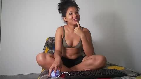 coraline_777 online show from November 2025 09:31:02 PM