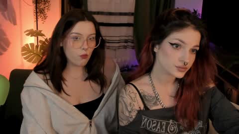 Snapshot of coralinekeyns chatting on December 2024 11:51:02 AM little girl who is always right or Coraline online show from December 2024 11:51:02 AM