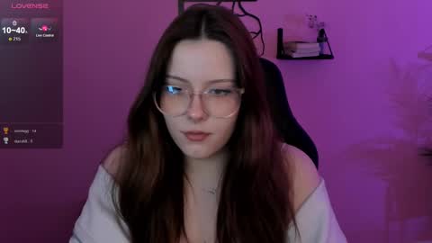 Snapshot of coralinekeyns chatting on February 2025 09:36:02 AM little girl who is always right or Coraline online show from February 2025 09:36:02 AM