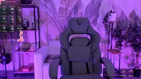 Snapshot of coralinekeyns chatting on September 2025 05:56:01 AM little girl who is always right or Coraline online show from September 2025 05:56:01 AM